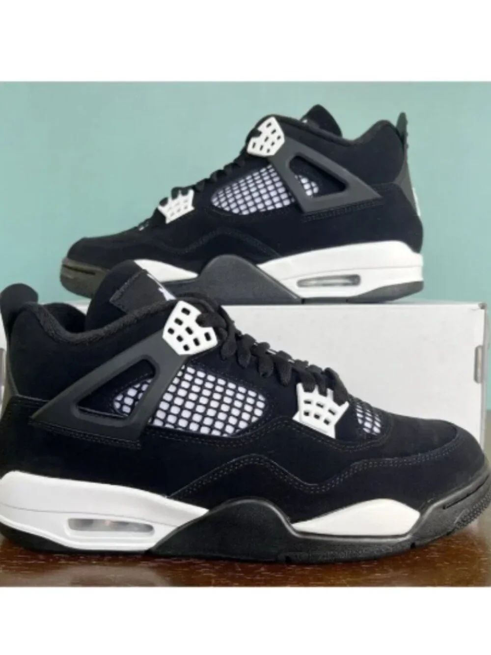 Air Jordan 4 Retro White Thunder